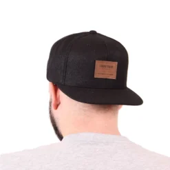 Casquette Roster Hockey PLAY HARD 53 Black -Sportega casquette roster hockey play hard 53 black 111776 650x650 g1